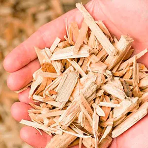 Хвойная щепа оптом в Чебоксарах и других различных марок заказать от 16 тонн